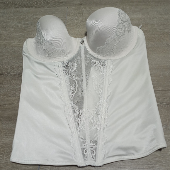Cassandra Intimates White Lace Corset Size 34D - Picture 1 of 9